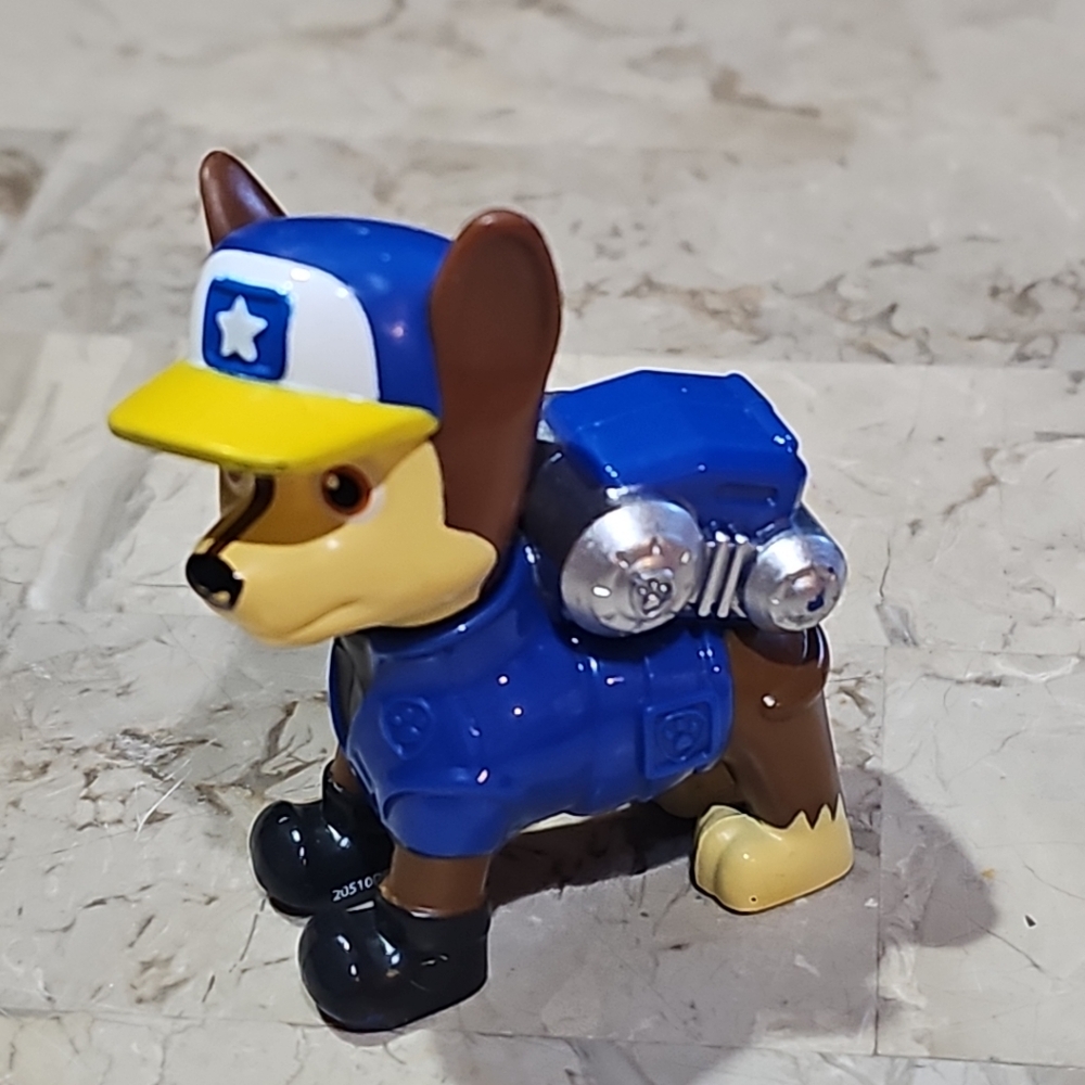 Spin Master Toy Paw Patrol Chase Action Pack 2.5” Pup Dog 2.5"
